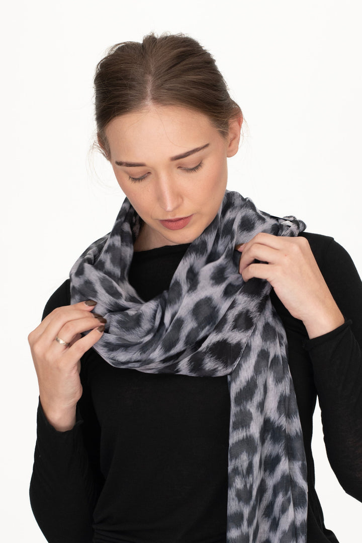 Yedda Scarf