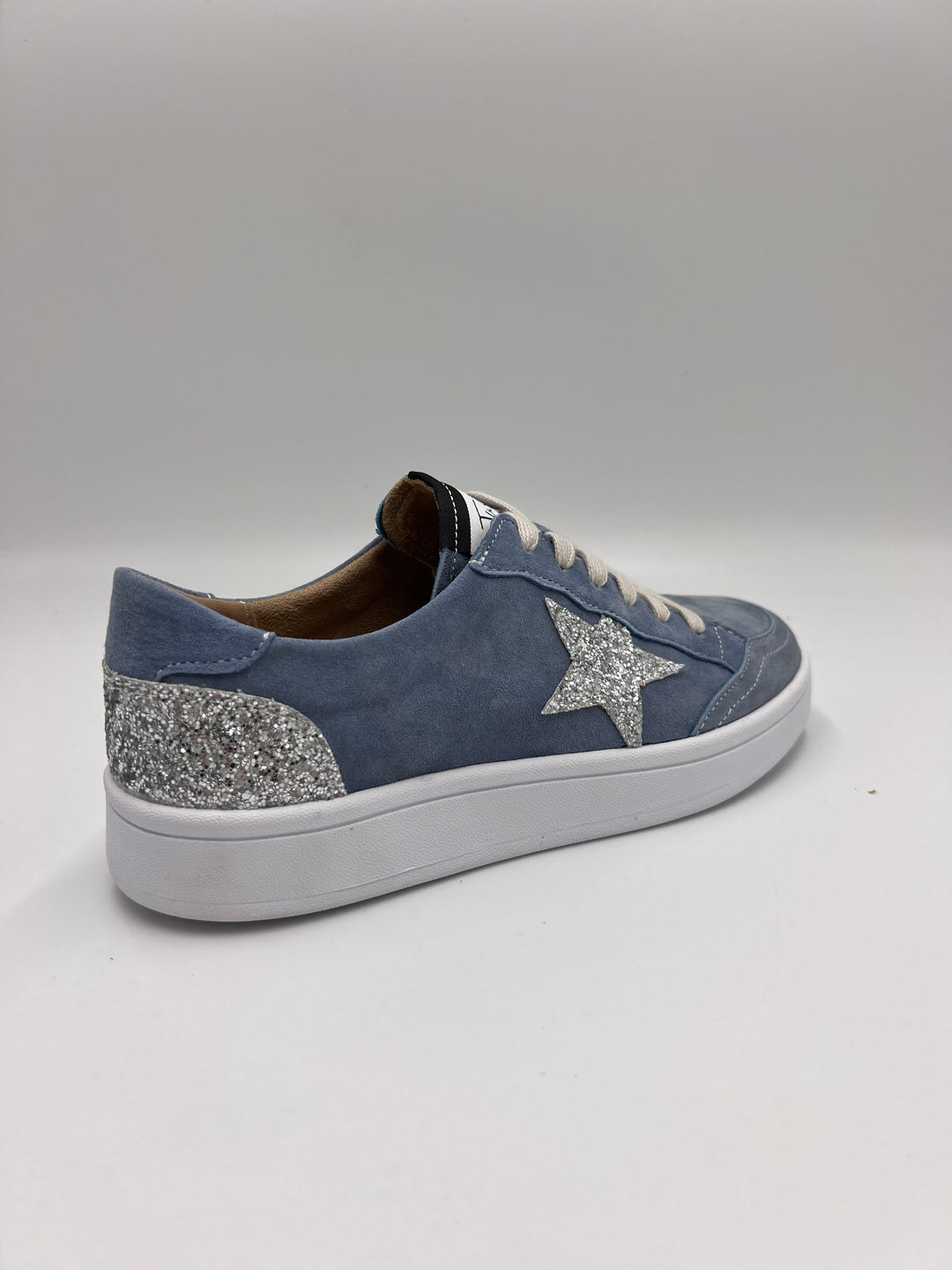 Mila Sneaker