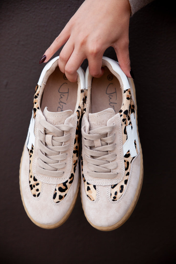 Lumi Sneaker