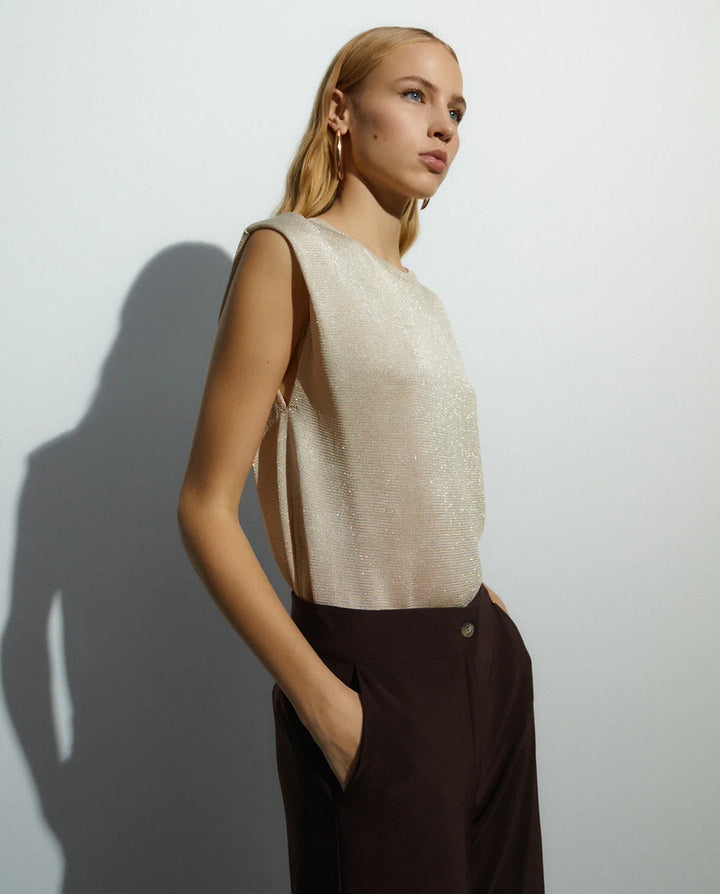 Round Neckline Sleeveless Top