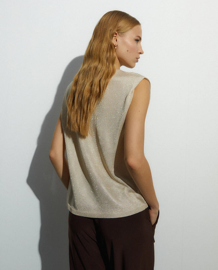 Round Neckline Sleeveless Top
